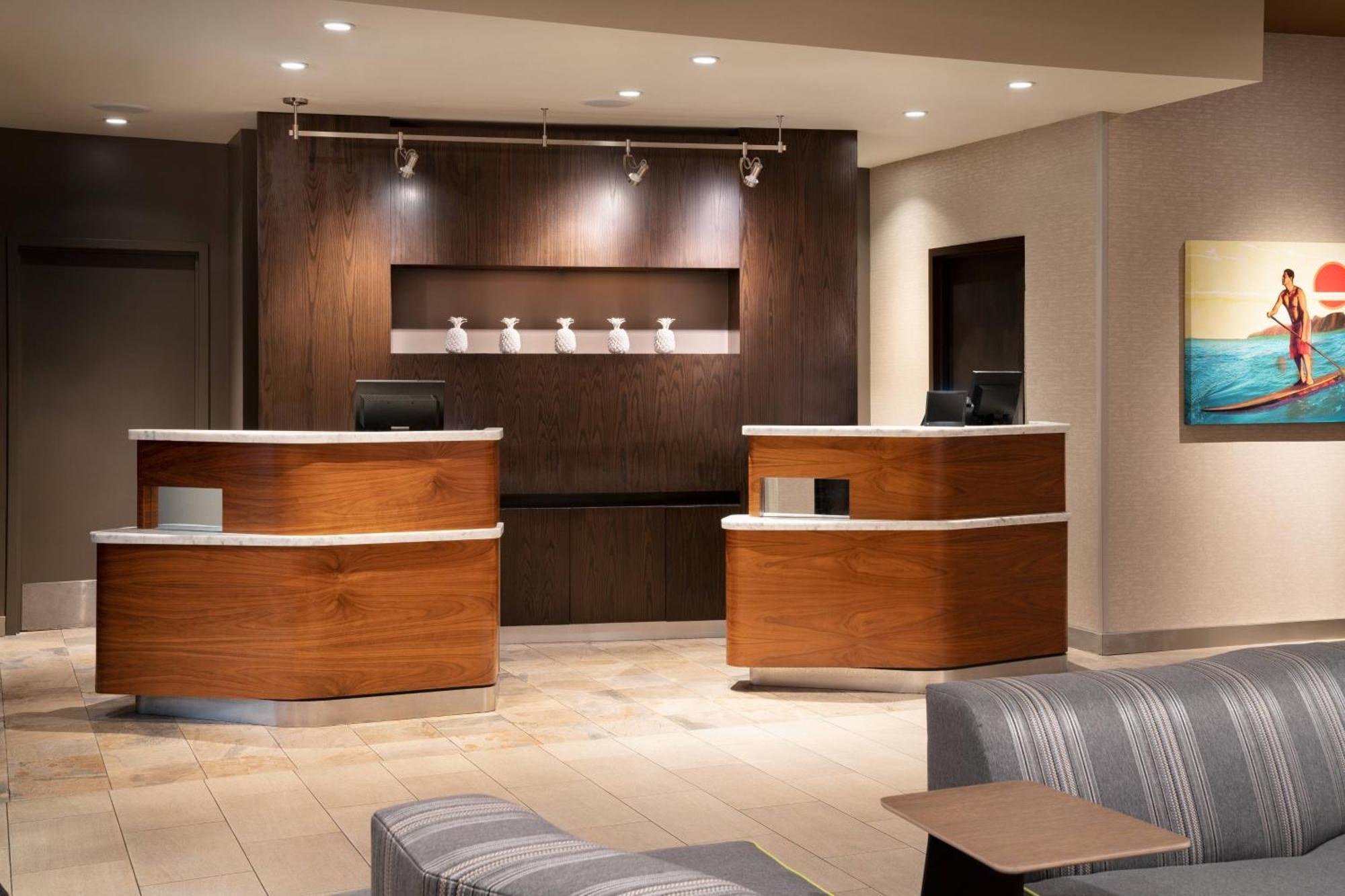 Отель Courtyard By Marriott Maui Kahului Airport Экстерьер фото