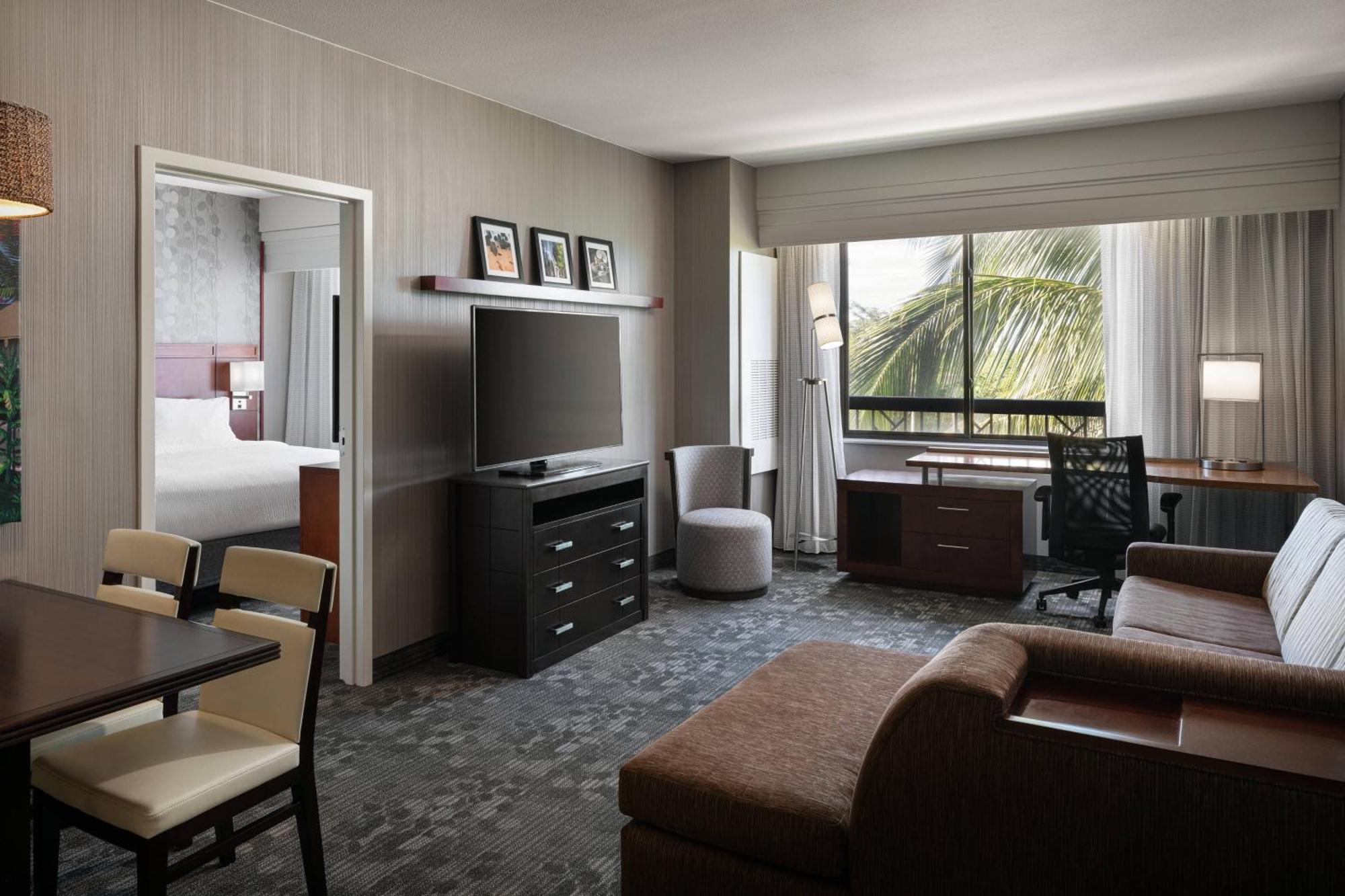 Отель Courtyard By Marriott Maui Kahului Airport Экстерьер фото
