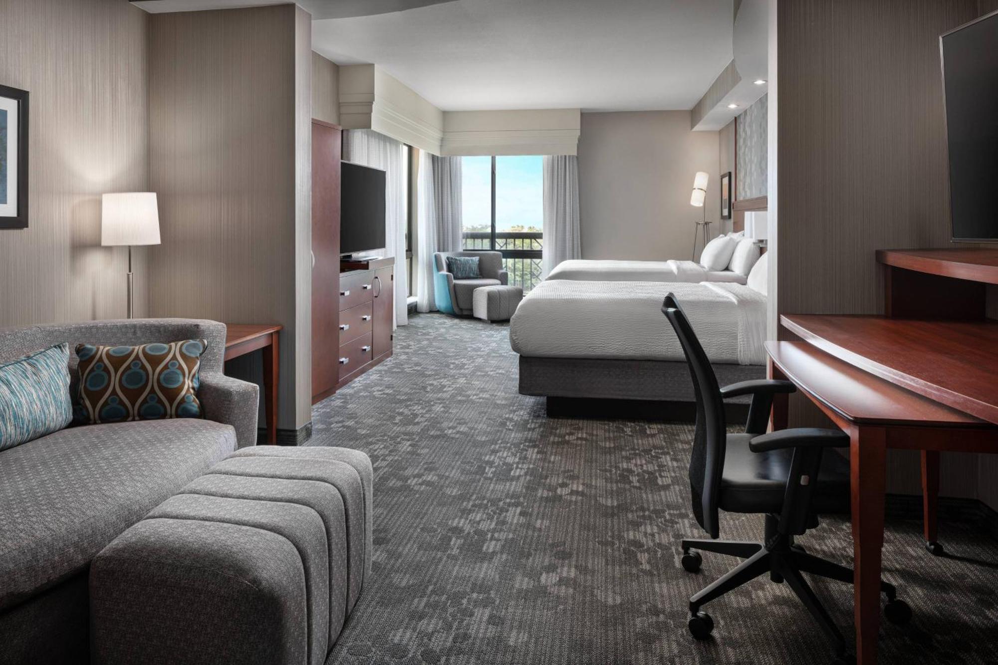 Отель Courtyard By Marriott Maui Kahului Airport Экстерьер фото