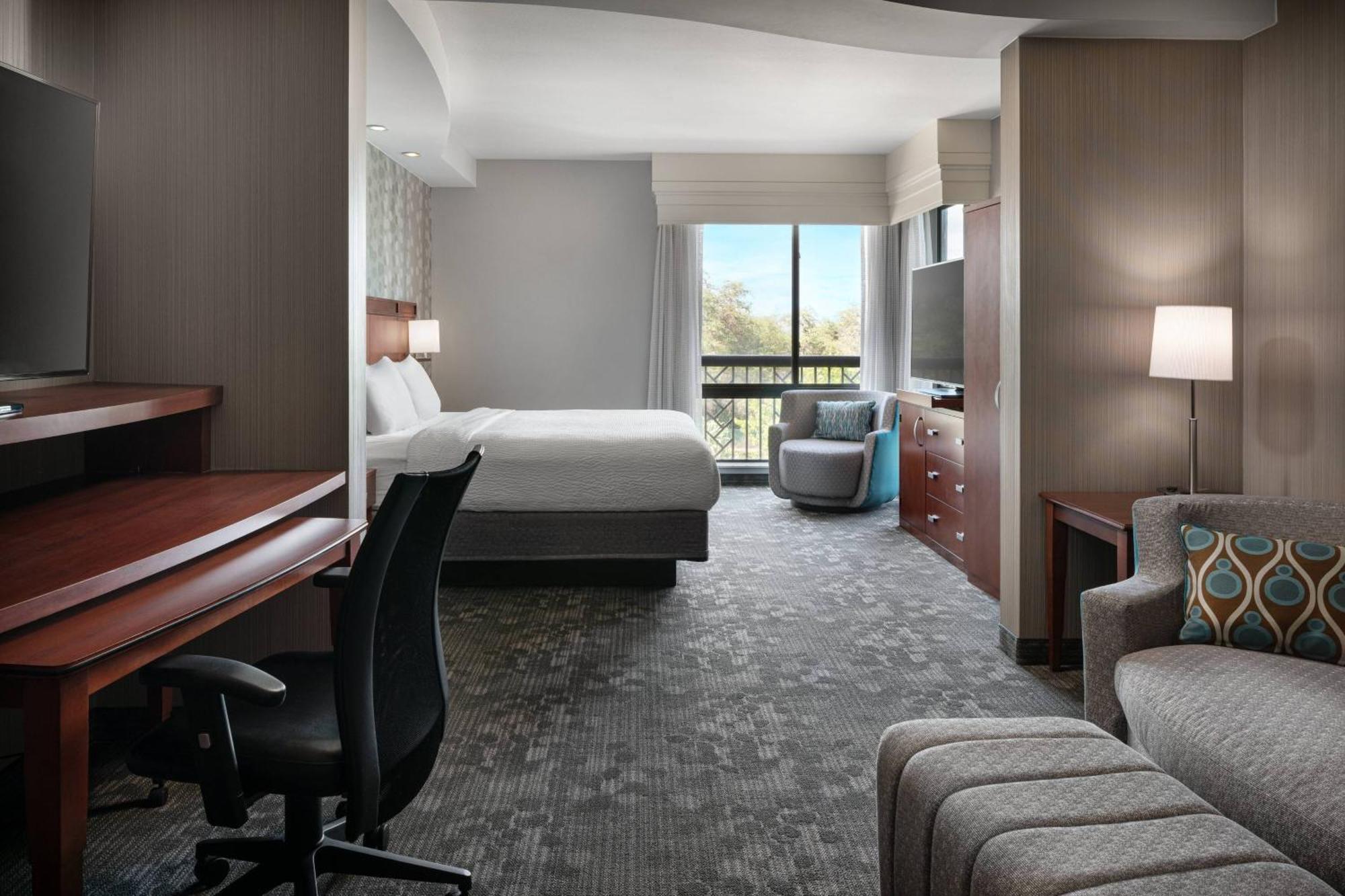 Отель Courtyard By Marriott Maui Kahului Airport Экстерьер фото